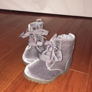 Children’s Place Gray Velvet Boots Baby Sz 4